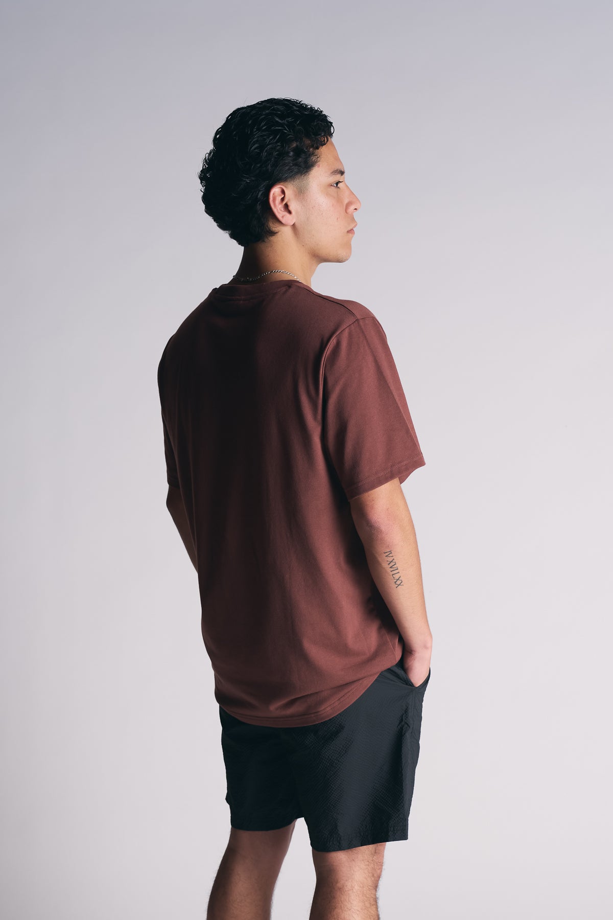 Plus Polera Mc Basica Essential Marron-2