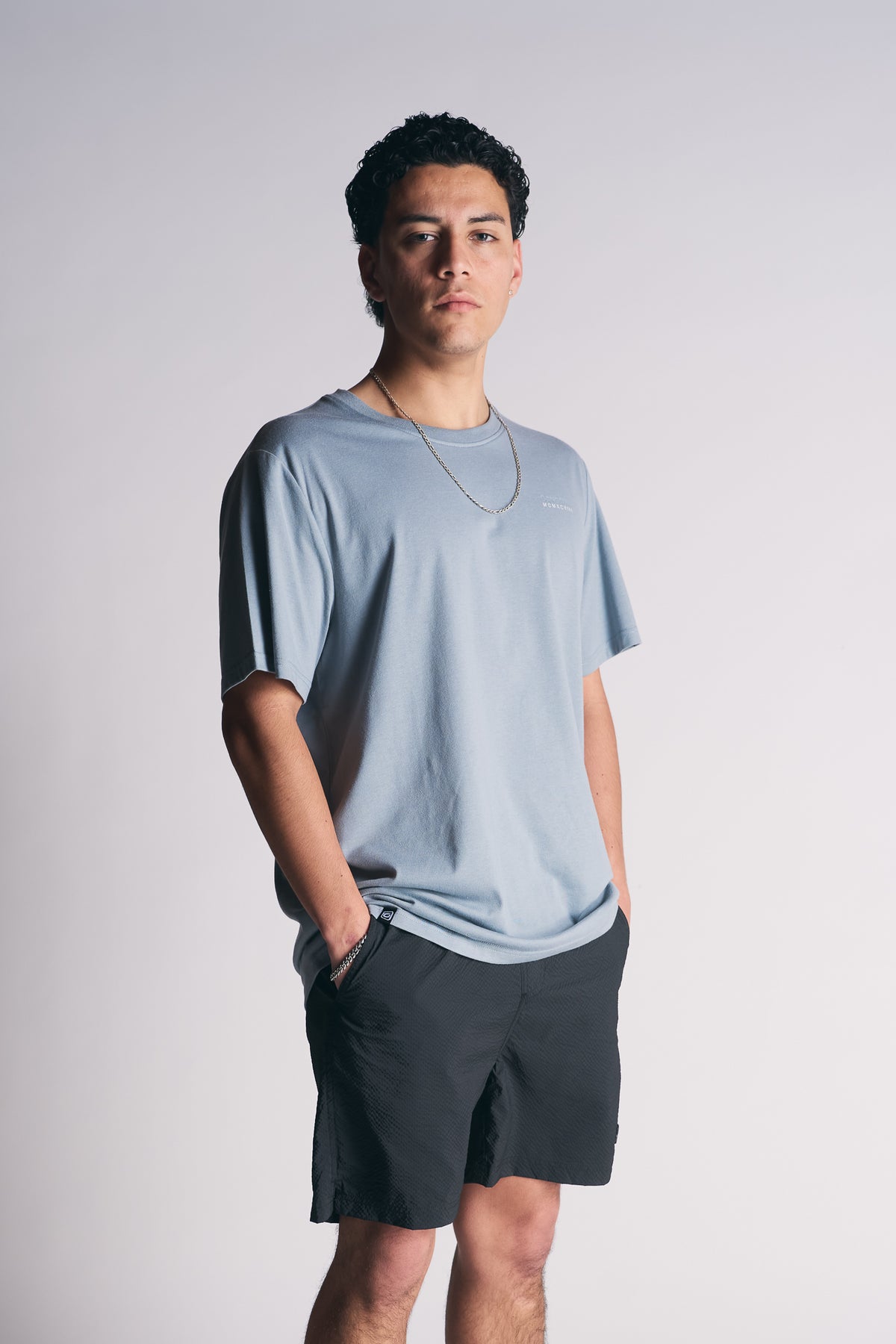 Plus Polera Mc Basica Essential Gris