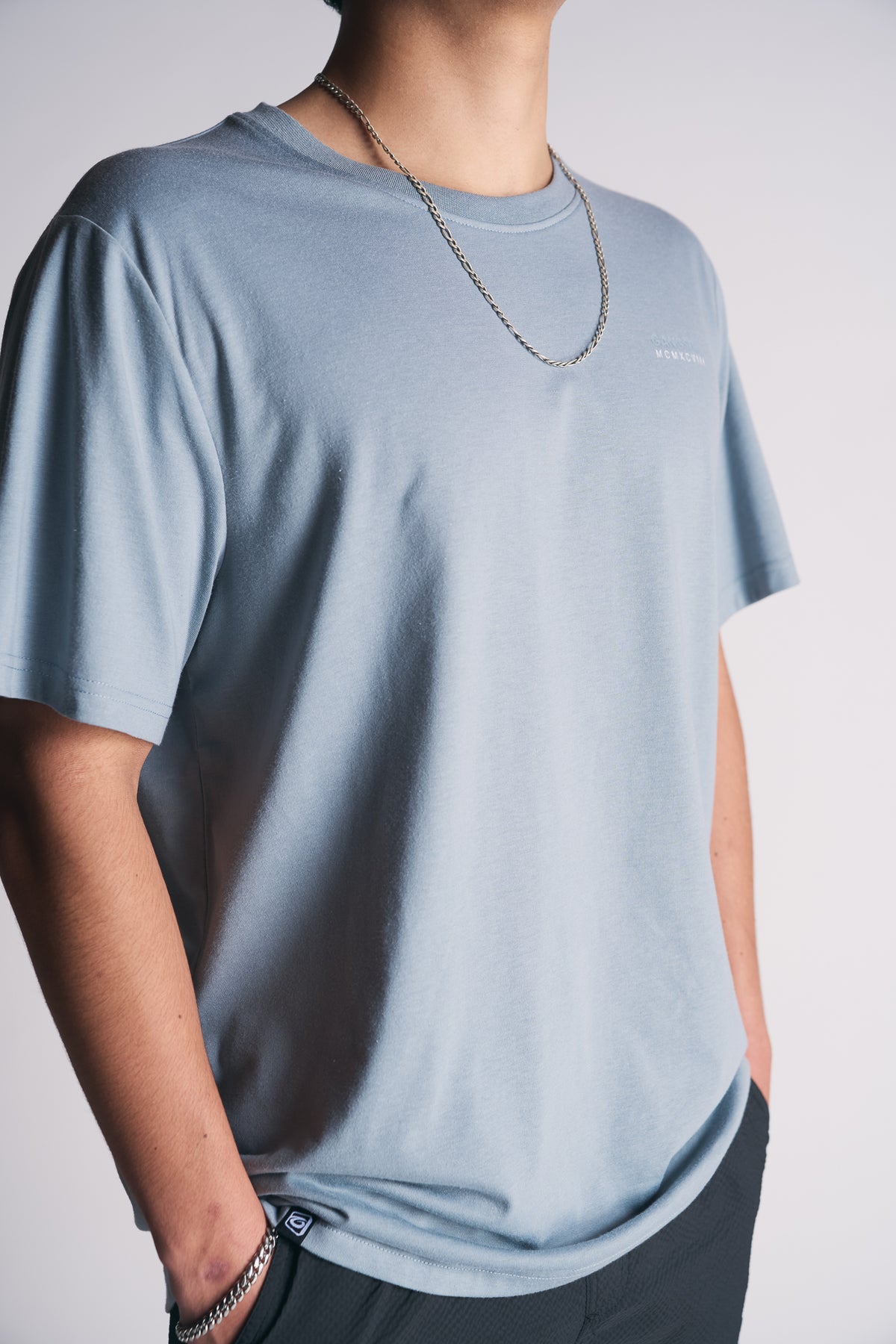 Plus Polera Mc Basica Essential Gris-5