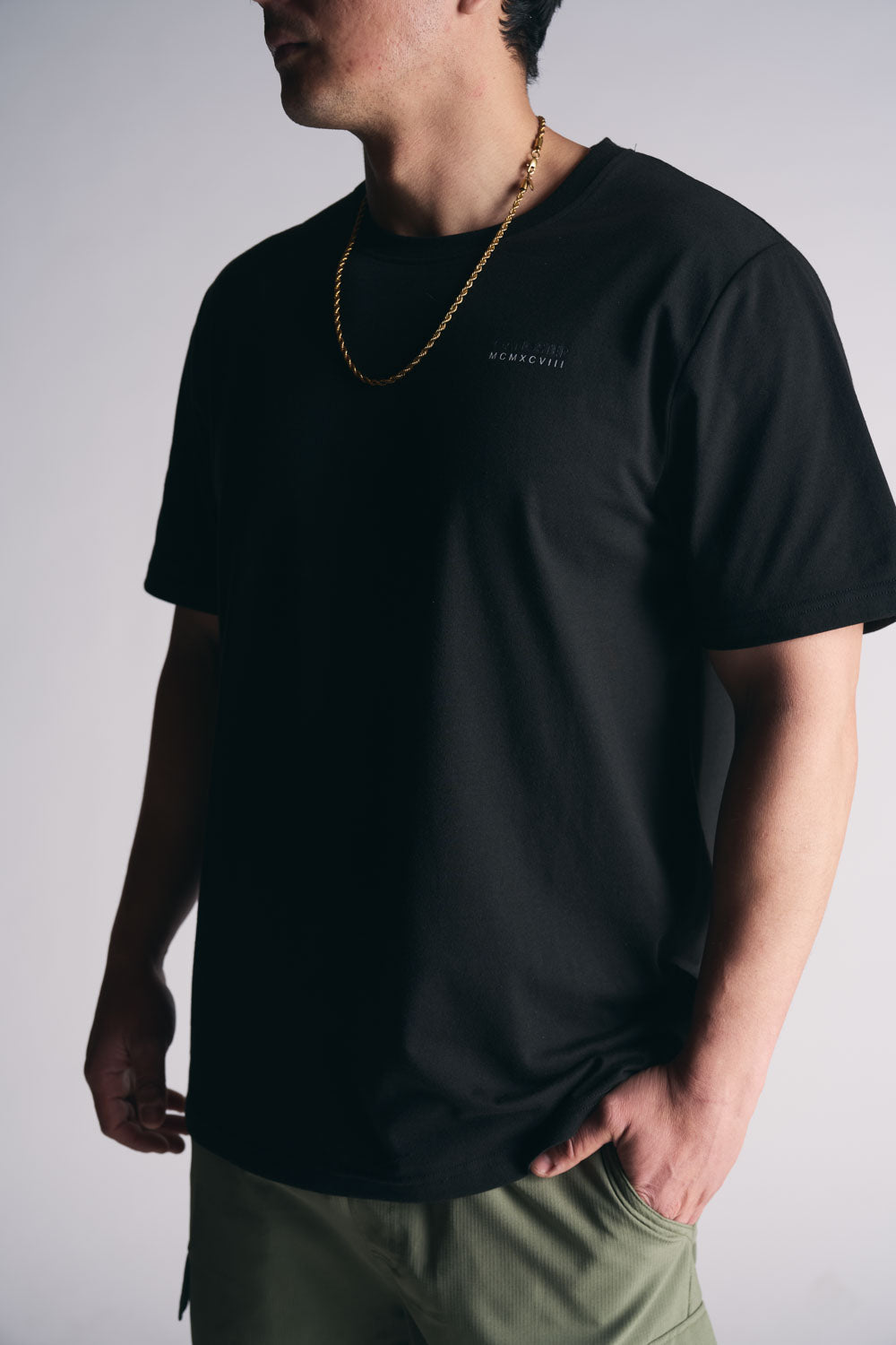 Polera Mc Basica Essential Negro-3