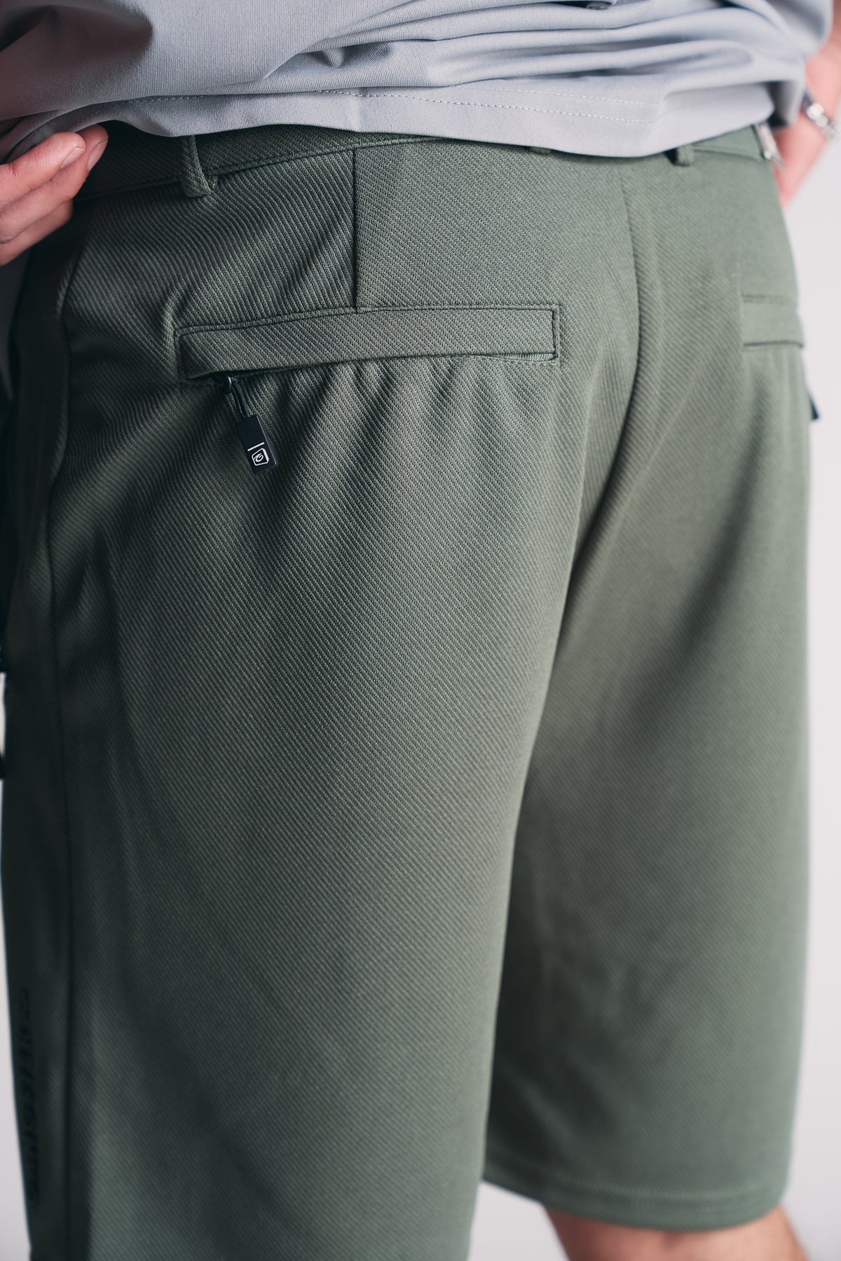 Short Bermuda Jogger Liso Comfort Gris Gangster-2
