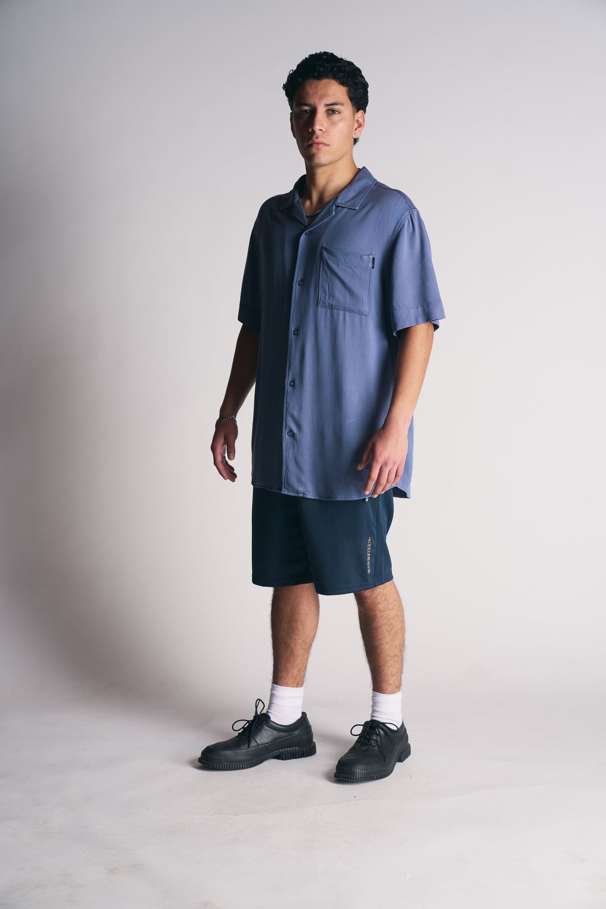 Short Bermuda Jogger Liso Comfort Azul Gangster-2