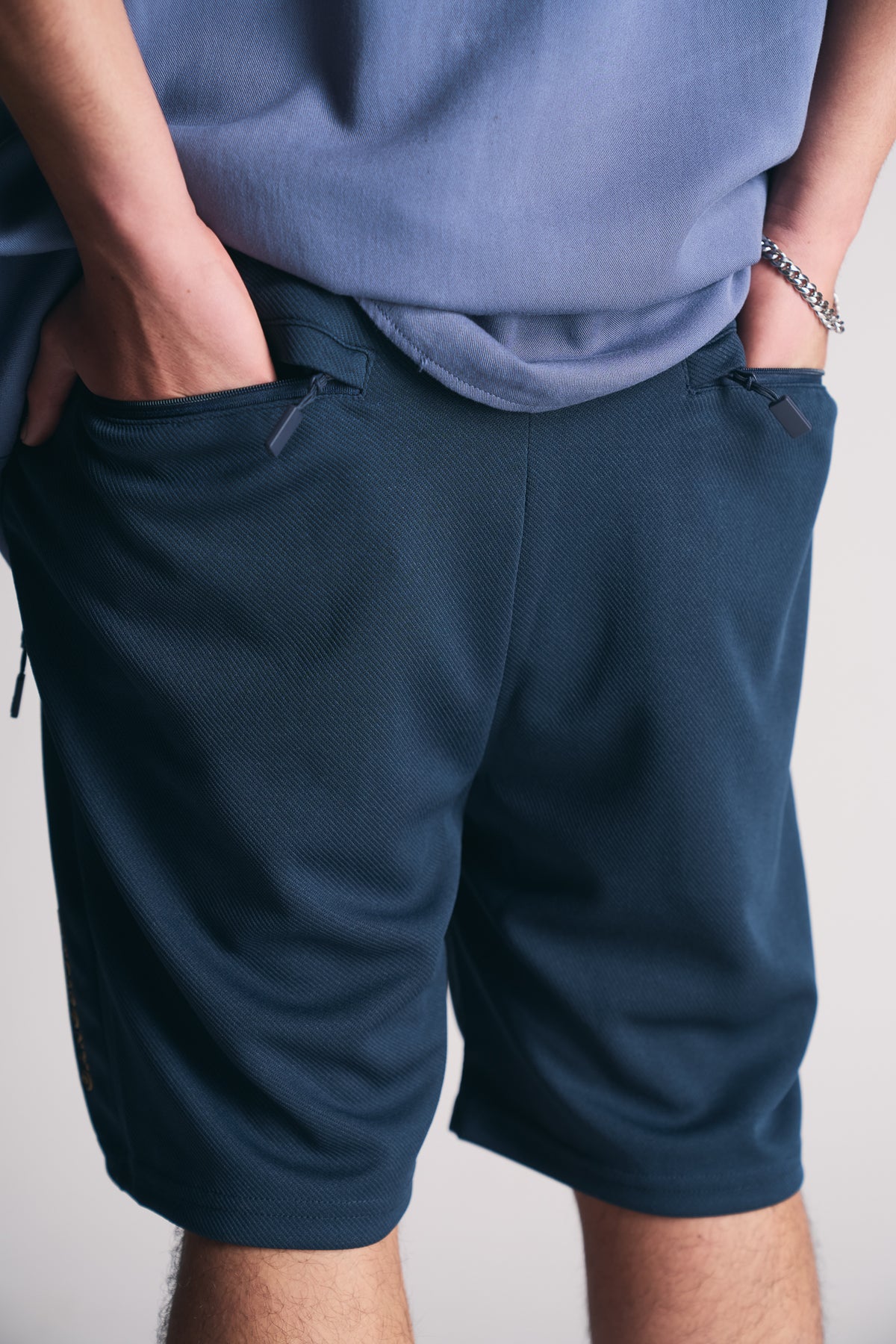 Short Bermuda Jogger Liso Comfort Azul Gangster-3