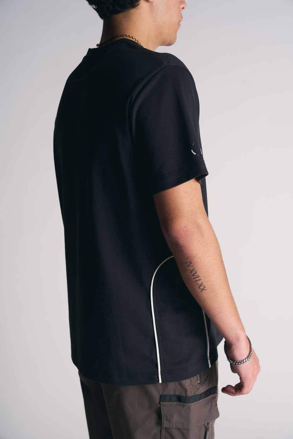 Polera Mc Panel Negro-3